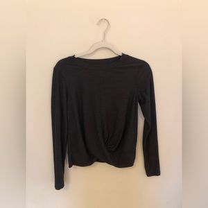 Old navy active cropped long sleeve shirt